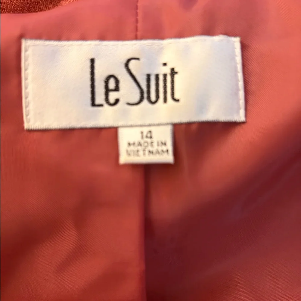 Le Suit Coral Suit with Scarf - Picture 5 of 6